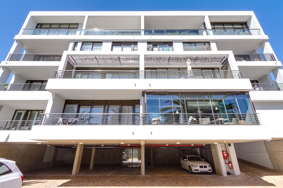 To Let 1 Bedroom Property for Rent in Green Point Western Cape